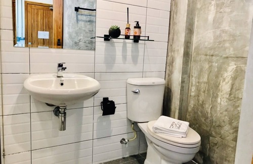 Khlong Song Ton Nun Hotel | Loft 202 Hotel