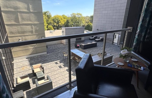 Lawrence Condo | Loft 309- Charming Jr 1 BR Condo