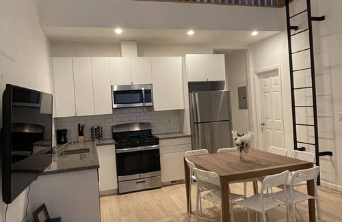 Belding Woods Apartment | Loft 654B two blocks from BART