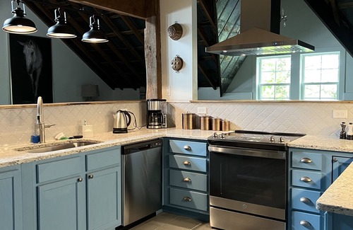 Georgetown Bed & Breakfast | Loft above Beautiful Horse Barn on Bourbon Trail