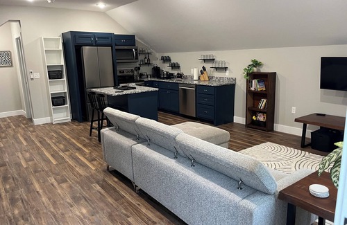 Joplin Apartment | Loft apartment in historic house within walking distance of downtown.
