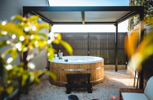 Druye House | Loft cosy avec SPA privatif &jardin, idéal pour découvrir les châteaux de la Loire