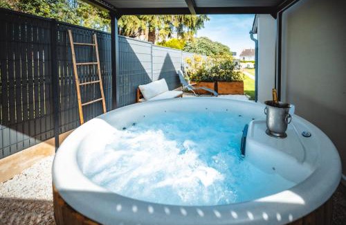 Druye House | Loft cosy avec SPA privatif &jardin, idéal pour découvrir les châteaux de la Loire
