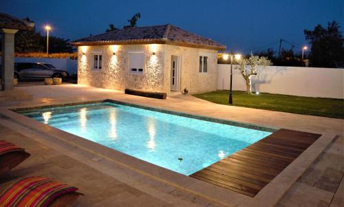Aimargues Villa | Loft d'exception 350m2 spacieux et lumineux avec piscine à 15 min de la mer