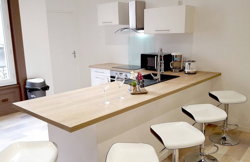Jacquard - Prefecture Apartment | Loft Haussmannien Central 80m2 Avec Cuisine Américaine, Wifi & Tramway