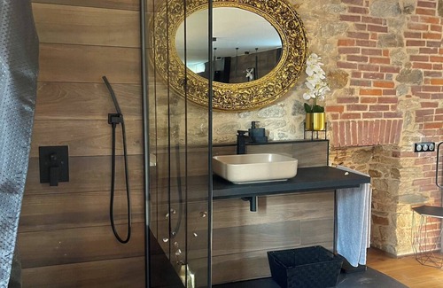 Saint-Dolay Bed & Breakfast | Loft in 18th century water mill