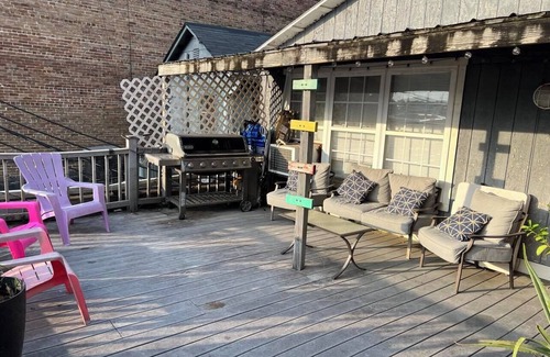 Tuscaloosa Condo | Loft in the Heart of Downtown: Steps Away from Restaurants, Bars & the Stadium