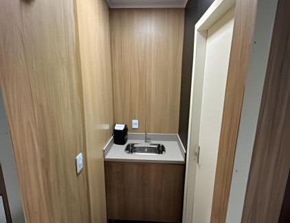 Centro Apartment | Loft Lux 1 (Smart TV, Ar condicionado, Cozinha.)