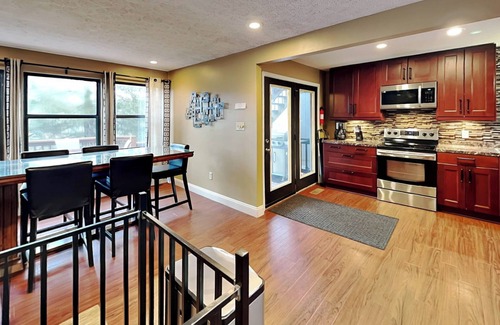 Thayerville House | Loft of Luxury | Lake Views + Walk to Food, Shops, & Lake Activities!