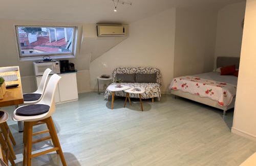 Pays Ajaccien Apartment | Loft Place du Diamant Hyper centre ville Plage 50m