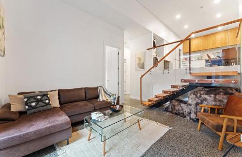 Auckland Central Business District Apartment | Loft Retreat