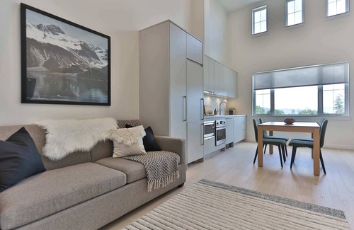 Rossland Apartment | Loft | Sleeps 3-6 | The Crescent Condos