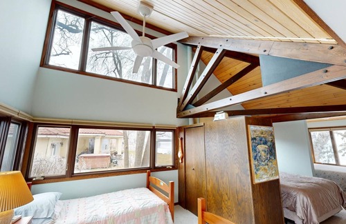 Spicer Ski Chalet | Lofted Cottage @ Indian Beach