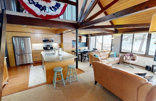 Spicer Ski Chalet | Lofted Cottage @ Indian Beach