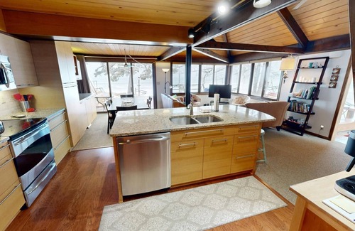 Spicer Ski Chalet | Lofted Cottage @ Indian Beach