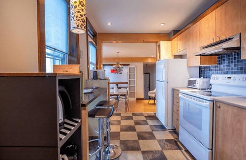 De Lorimier Apartment | LoftJC3 | 1BR Suite +Free Private Parking| Lafontaine park
