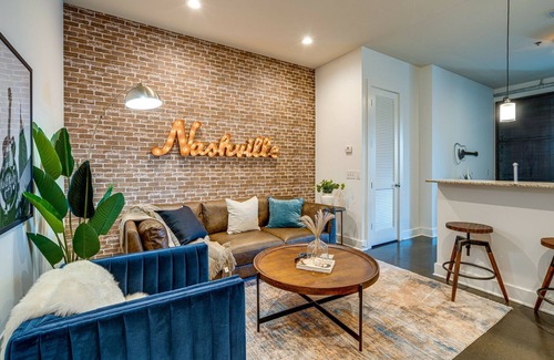 Midtown Cottage | Lofts At 30th - Urban Lodge - Mins to Broadway!