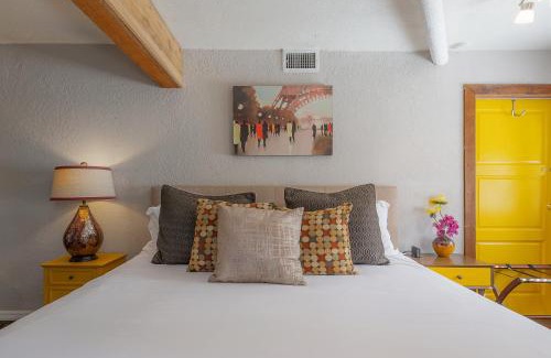 Old Seminole Heights House | Lofty AF Hip Hideaway