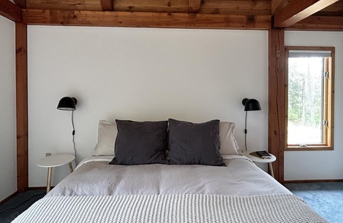 Forestburgh House | Lofty Cabin - Cozy retreat in Upstate NY