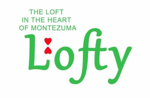 Montezuma Apartment | Lofty, fully equipped apartment in the heart of Montezuma