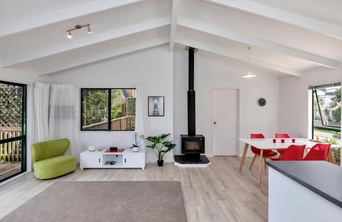 Paihia House | Lofty Te Haumi - Paihia Holiday Home