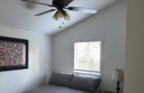 Gainesville House | Log Cabin at Moss Lake in Gainesville, 15 minutes to Winstar!