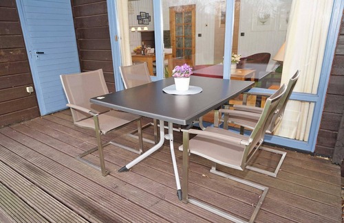 Damp House | Log cabin - ideal for up to 4 people - TV in the bedroom - - with fiber optic W-LAN