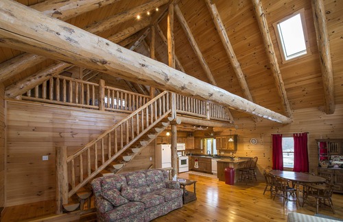 Sugarcreek Bed & Breakfast | Log cabin in Amish country