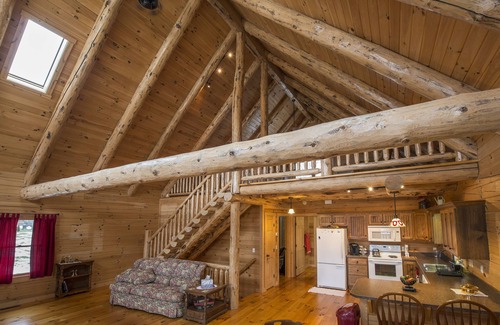 Sugarcreek Bed & Breakfast | Log cabin in Amish country