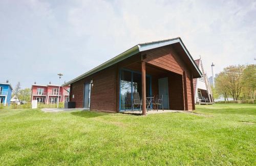 Damp House | Log cabin in the Baltic Sea resort of Dampland