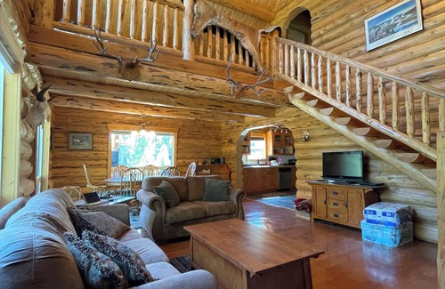 Libby Cabin | Log Cabin in the Pines near Happys Inn MT!