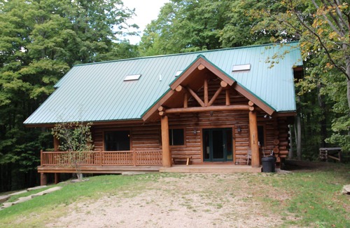 Northeast Michigan Cabin | Log cabin in the woods