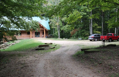 Northeast Michigan Cabin | Log cabin in the woods