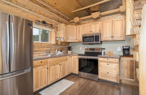 Georgetown Cabin | Log Cabin, Lake Views & Dog Friendly at GTL