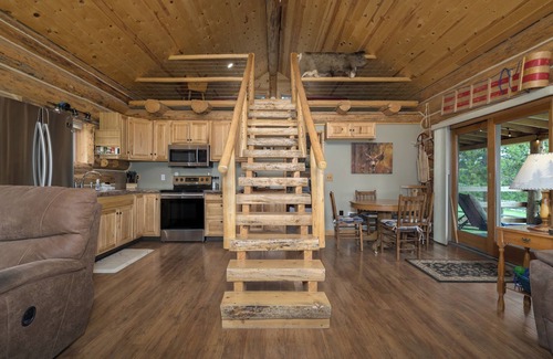 Georgetown Cabin | Log Cabin, Lake Views & Dog Friendly at GTL