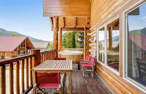 Hyak House | Log Cabin Luxury