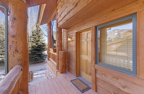 Park City House | Log Cabin Luxury! Walk to Canyons Cabriolet. Available monthly during off season