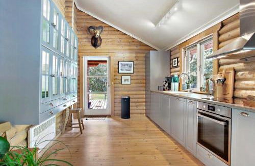 Helberskov Strand House | Log Cabin Near Mariager Fjord