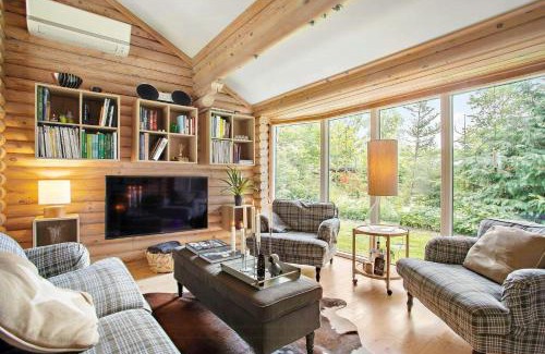 Helberskov Strand House | Log Cabin Near Mariager Fjord