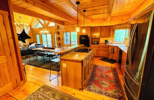 Jenkins Cabin | Log Cabin Oasis With Air Conditioned Treehouse on 20 Acres - Sleeps 32+