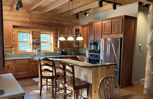 Cheboygan Cabin | Log Cabin on Long Lake