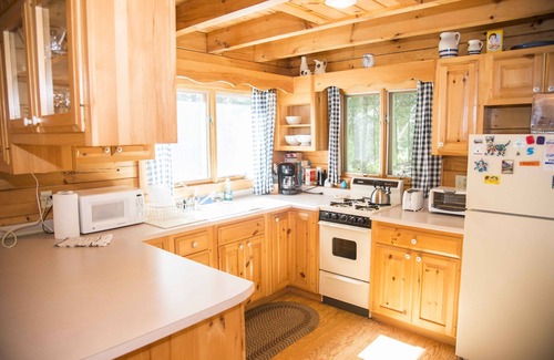 Rangeley Cabin | Log Cabin on North Shore of Beautiful Rangeley Lake