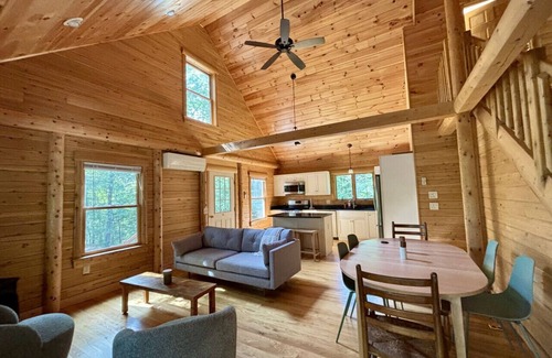 Freeport House | Log cabin on the edge of Wolfe's Neck State Park