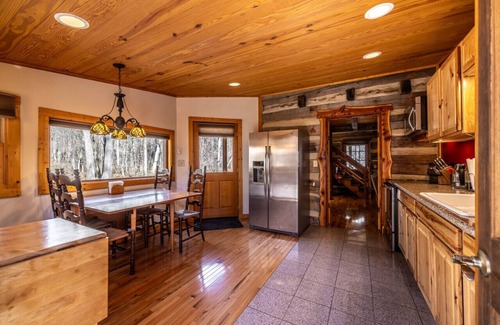 Stanardsville Cabin | Log Cabin on the River