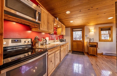 Stanardsville Cabin | Log Cabin on the River
