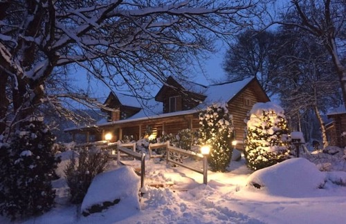 Hohenfels-Essingen Ski Chalet | Log cabin with fireplace in the Volcanic Eifel