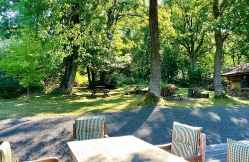 Hohenfels-Essingen Ski Chalet | Log cabin with fireplace in the Volcanic Eifel