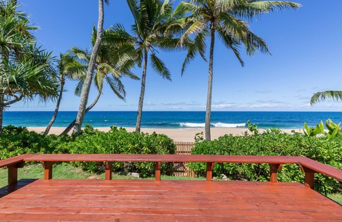 Pupukea House | Log Cabins Beach Home
