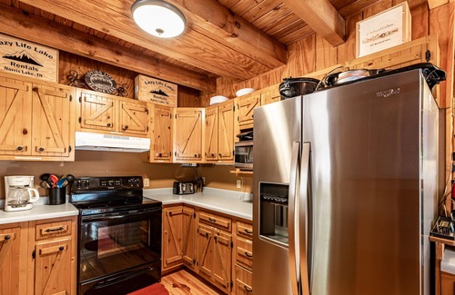 Big Creek Cabin | Log home in peaceful cove. Great for multiple families. Starlink internet
