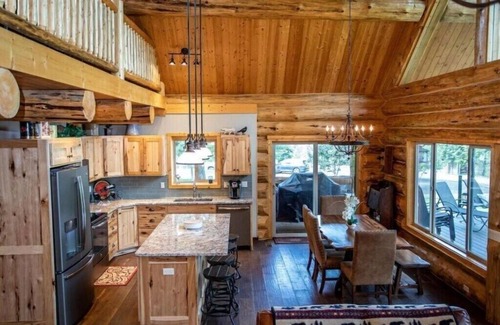 Rexford Cabin | LOG HOME new built- 4bds-3 levels-golf nearby